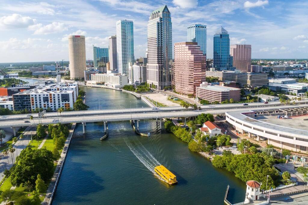 Contemporary 1-Bedroom Private Bungalow Walk To Armature & Riverwalk Tampa Exterior foto